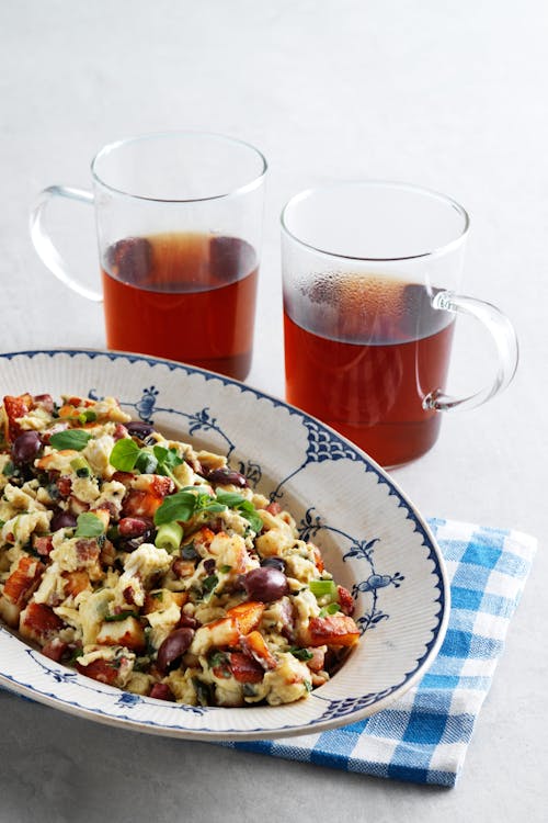 Keto scrambled eggs with halloumi cheese