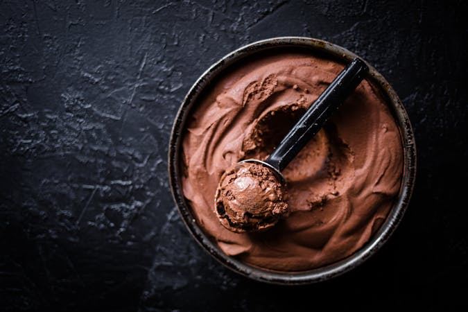 Low-carb chocolate ice cream